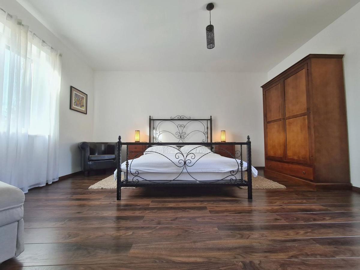 Spacious Villa With Pool, Indoor Jacuzzi And Sauna Near Porec Visnjan Ngoại thất bức ảnh