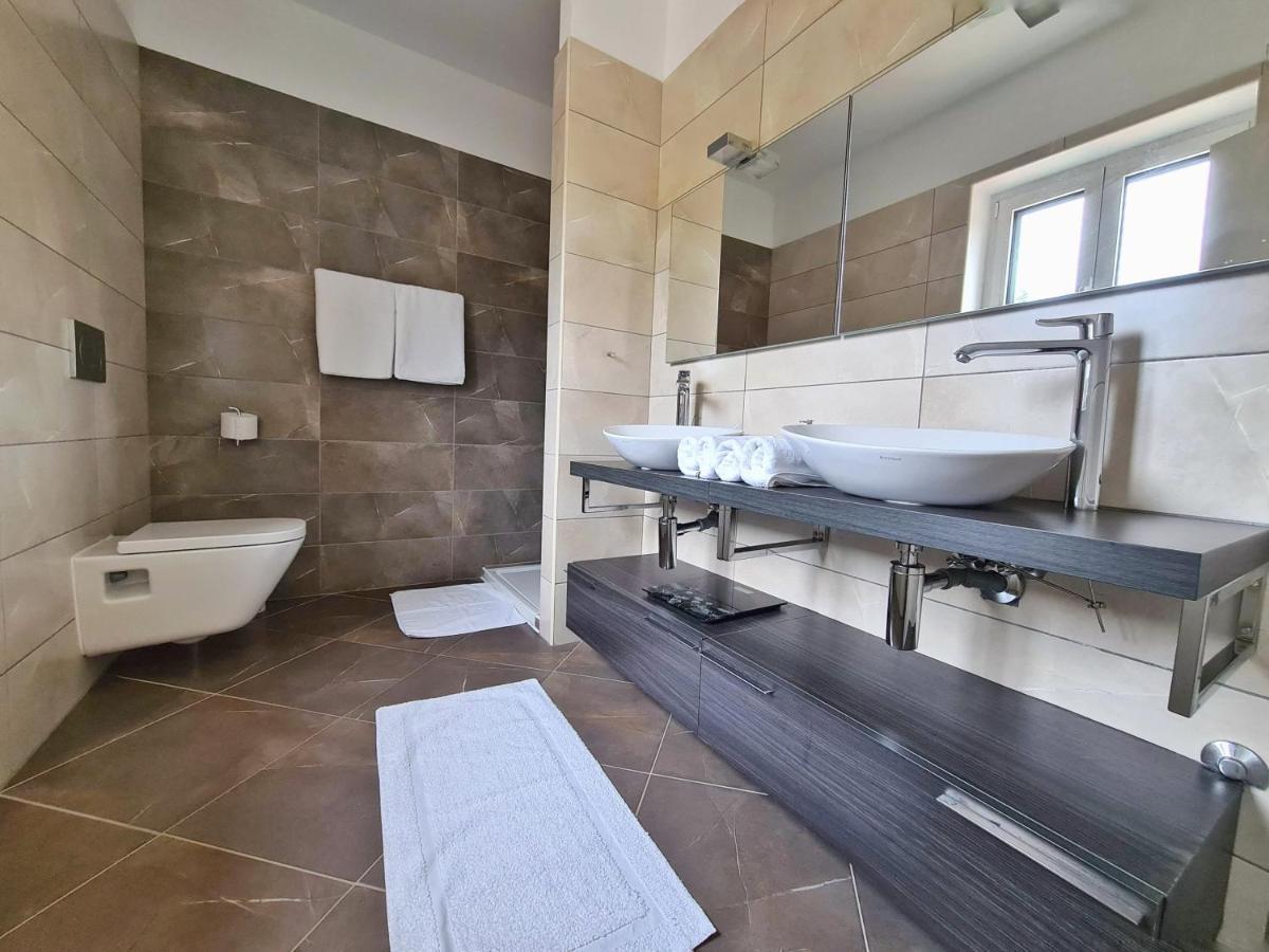 Spacious Villa With Pool, Indoor Jacuzzi And Sauna Near Porec Visnjan Ngoại thất bức ảnh