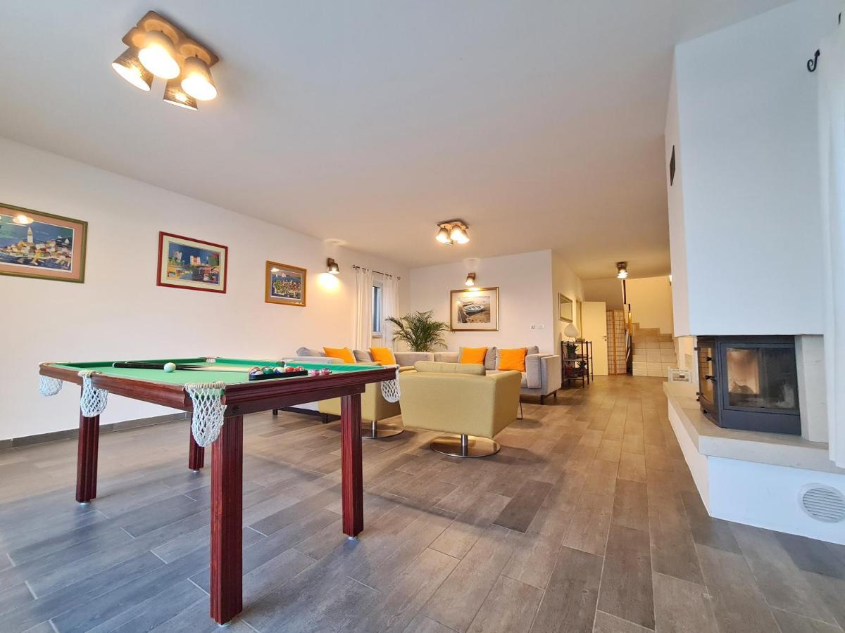 Spacious Villa With Pool, Indoor Jacuzzi And Sauna Near Porec Visnjan Ngoại thất bức ảnh