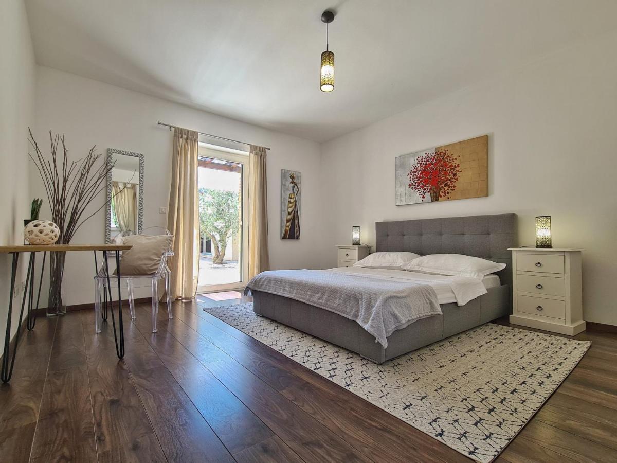 Spacious Villa With Pool, Indoor Jacuzzi And Sauna Near Porec Visnjan Ngoại thất bức ảnh