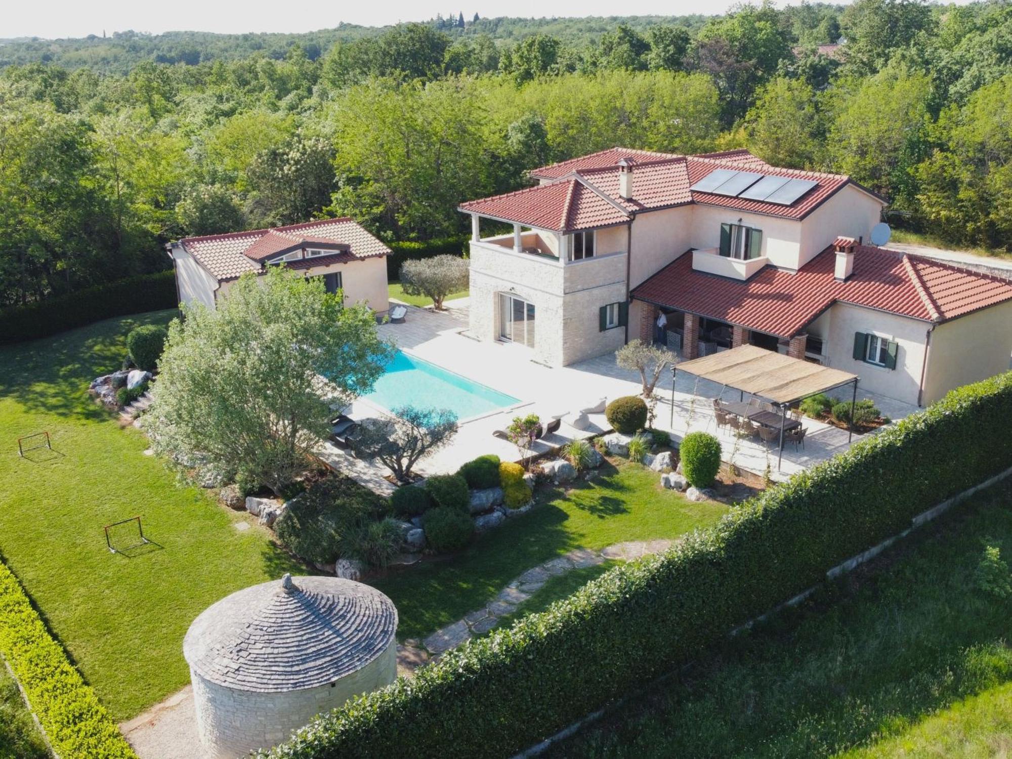 Spacious Villa With Pool, Indoor Jacuzzi And Sauna Near Porec Visnjan Ngoại thất bức ảnh