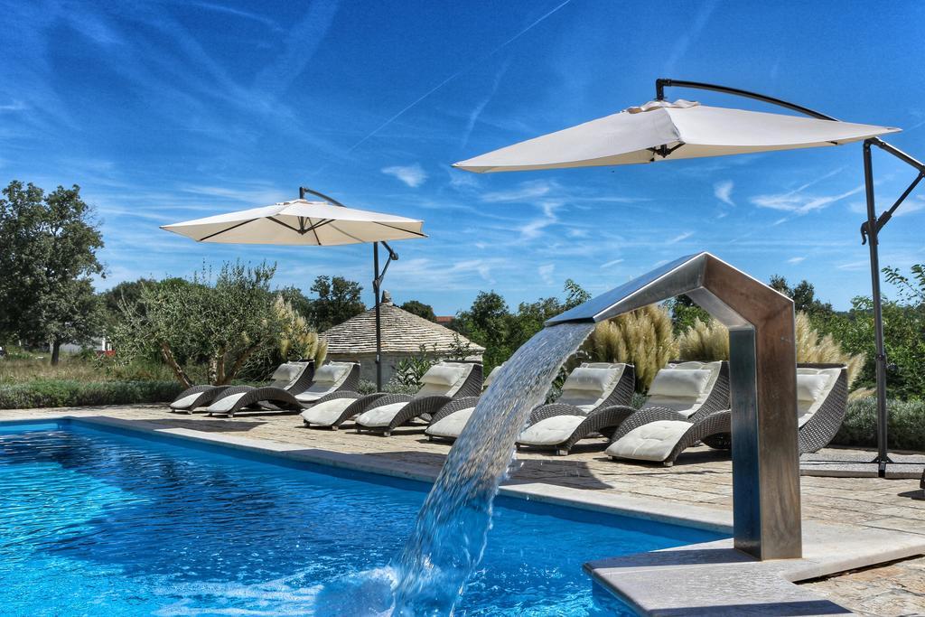 Spacious Villa With Pool, Indoor Jacuzzi And Sauna Near Porec Visnjan Ngoại thất bức ảnh